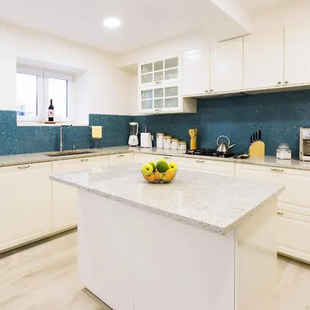 Awesome In With Kitchen *